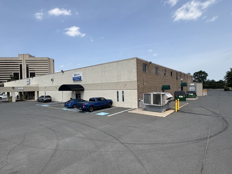 135 Raritan Center Pky, Edison, NJ for lease - Building Photo - Image 3 of 6