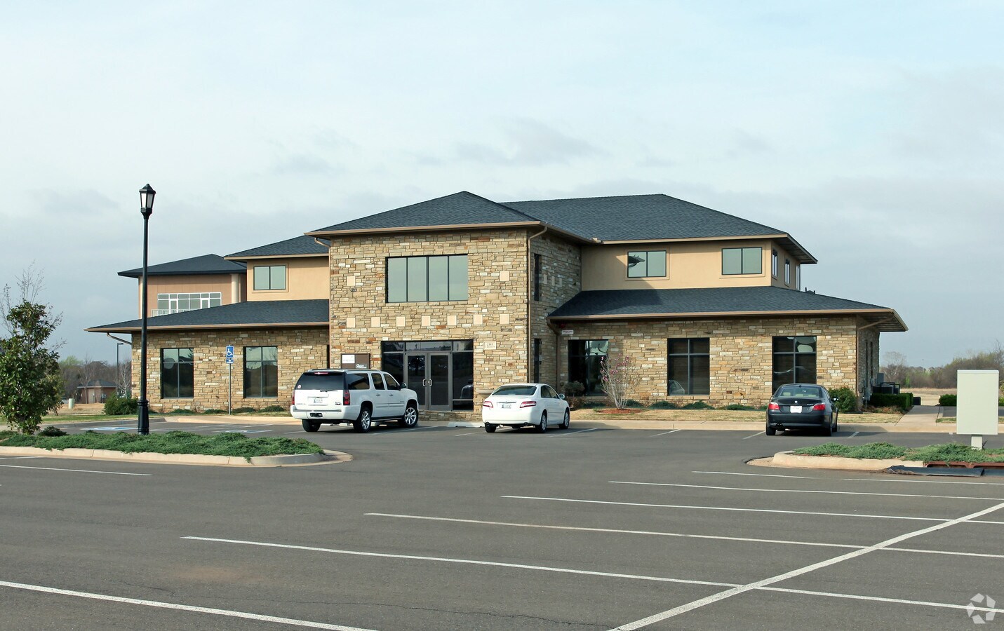 2545 S Kelly Ave, Edmond, OK 73013