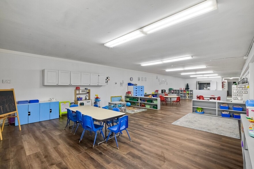 855 Barham Dr, San Marcos, CA for lease - Interior Photo - Image 2 of 37