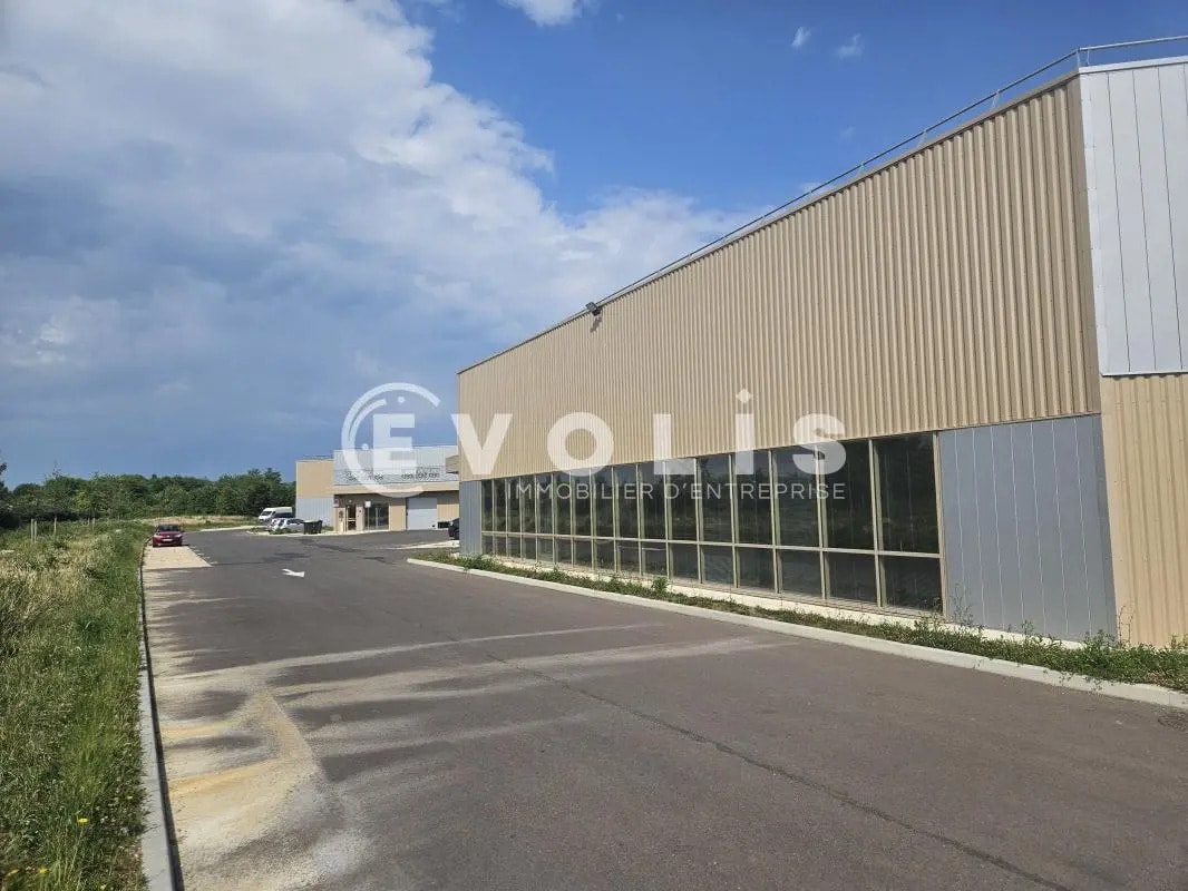 Flex in Marolles-en-Hurepoix for sale Building Photo- Image 1 of 11