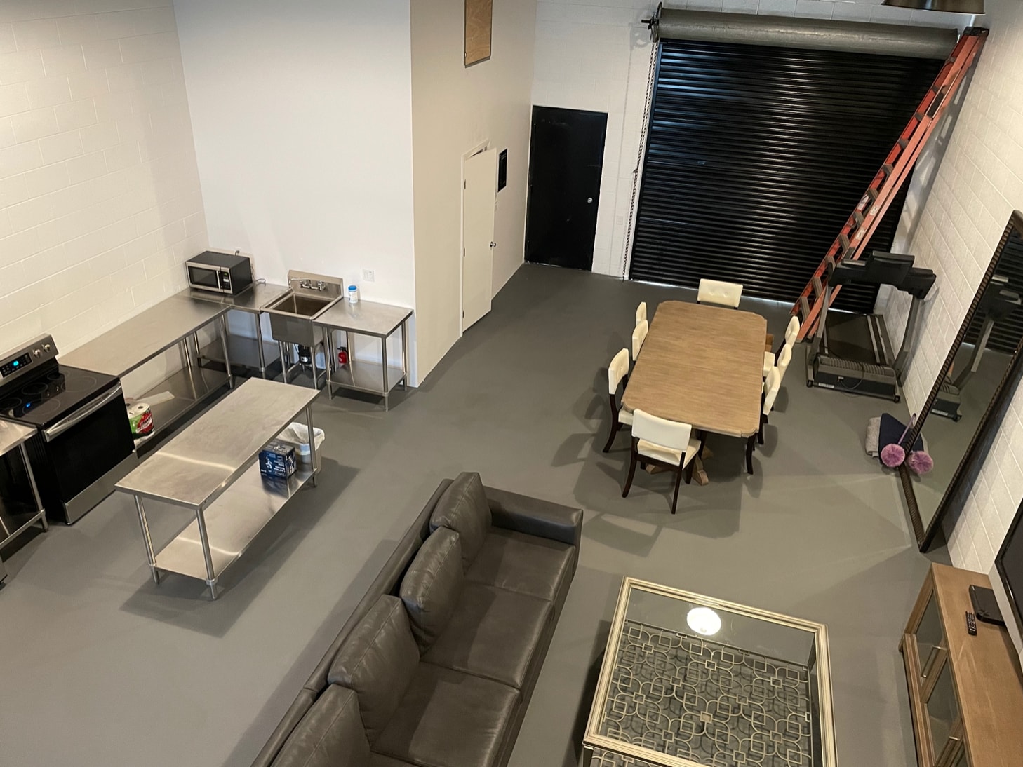 3307 W Burbank Blvd, Burbank, CA for lease Interior Photo- Image 1 of 8