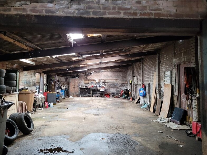 17 Broad St, Cowdenbeath for sale - Building Photo - Image 2 of 3