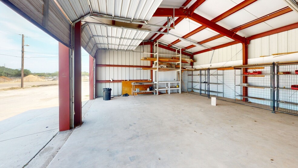 18833 Redland Rd, San Antonio, TX for lease - Building Photo - Image 2 of 8