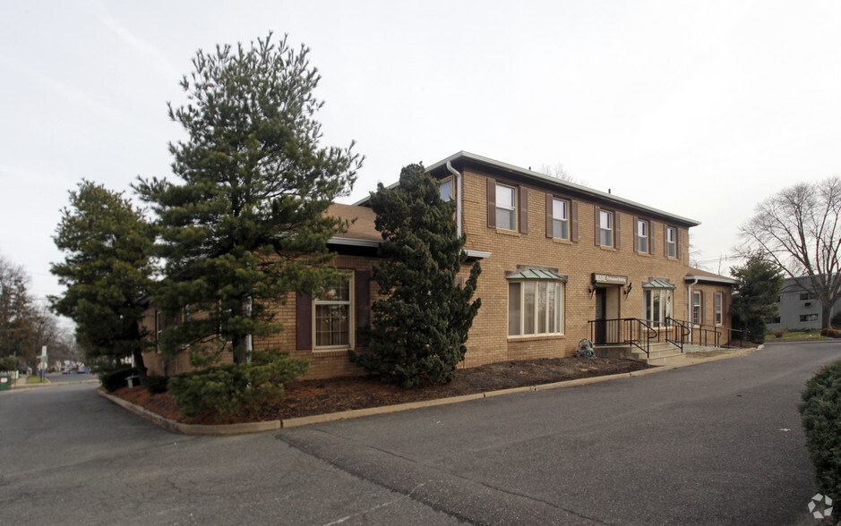 1034 Marlton Pike E, Cherry Hill, NJ for lease - Building Photo - Image 3 of 7