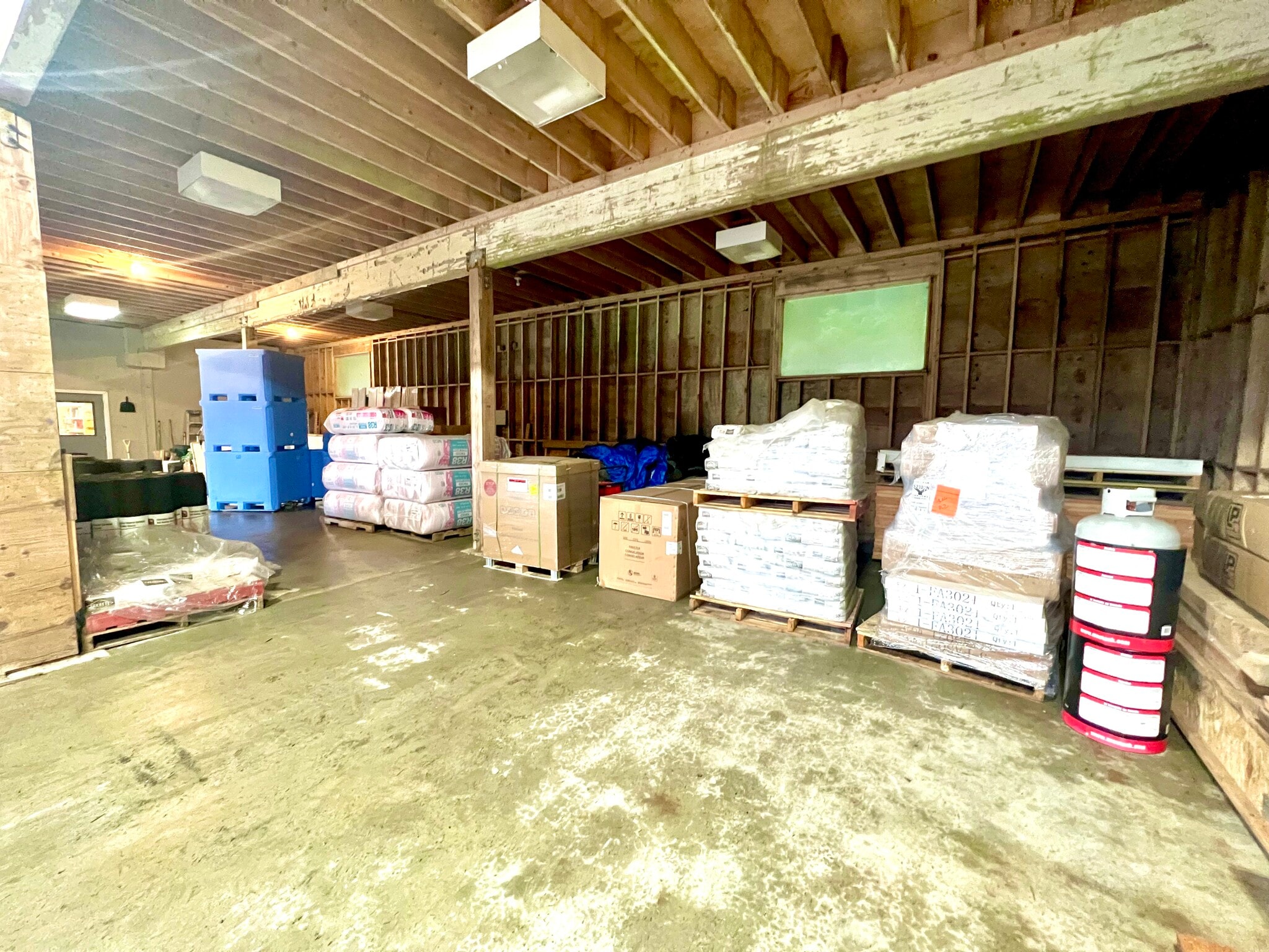 131 Mallott Ave, Yakutat, AK 99689 Yakutat Hardware for Sale