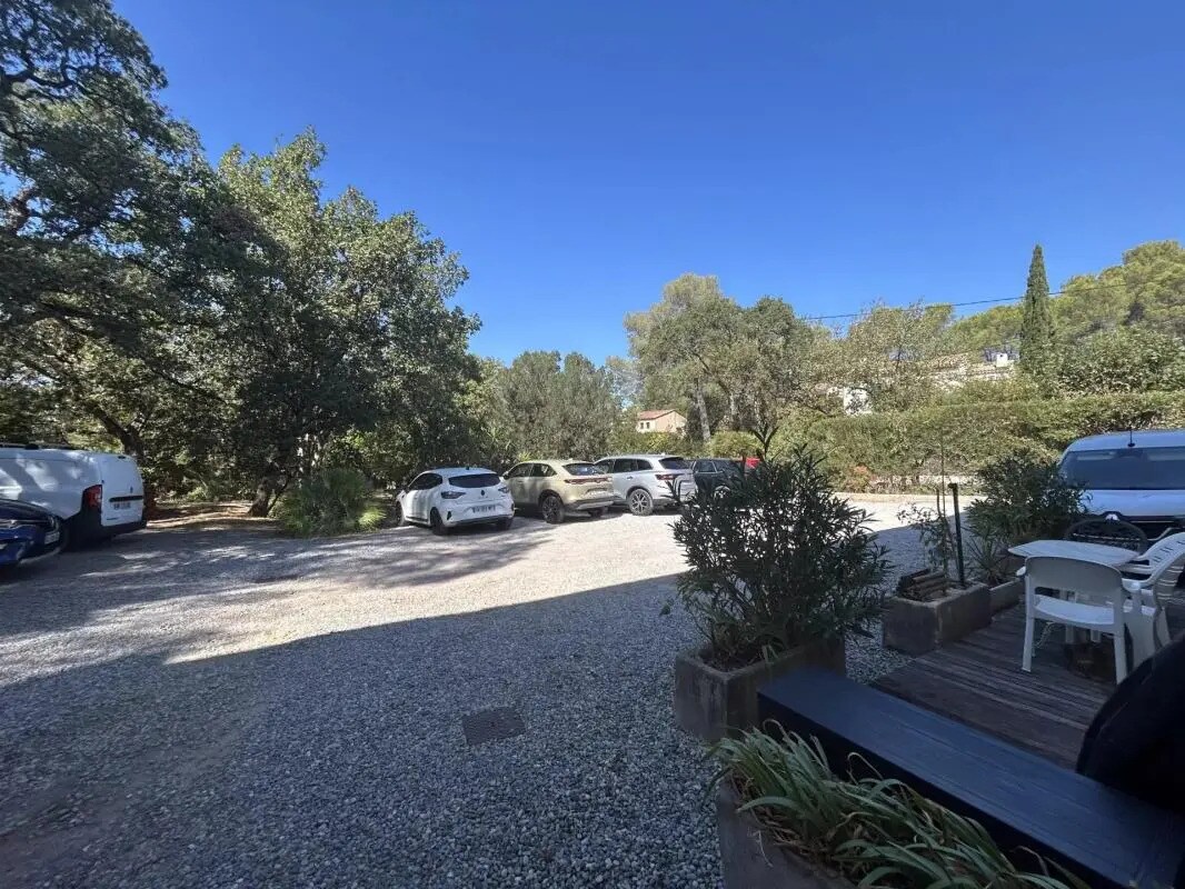 Industrial in Saint-Raphaël for sale Building Photo- Image 1 of 8