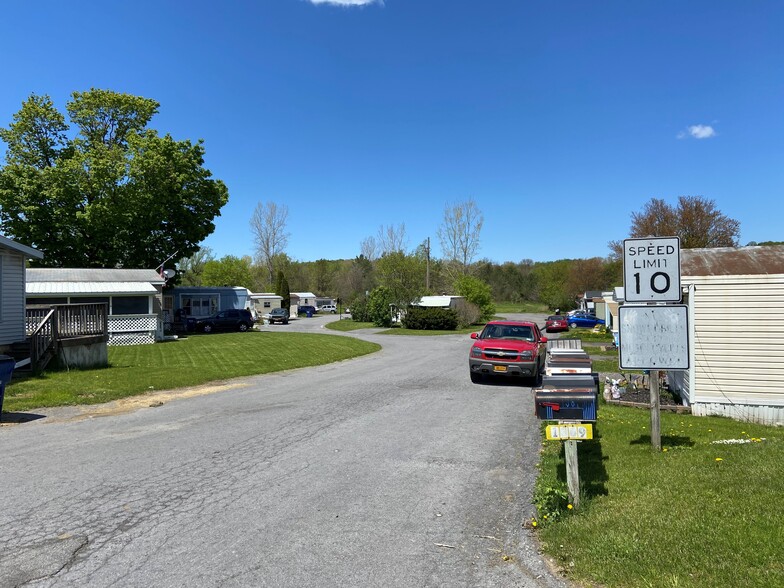 1367 State Route 5, Elbridge, NY for sale - Primary Photo - Image 1 of 1