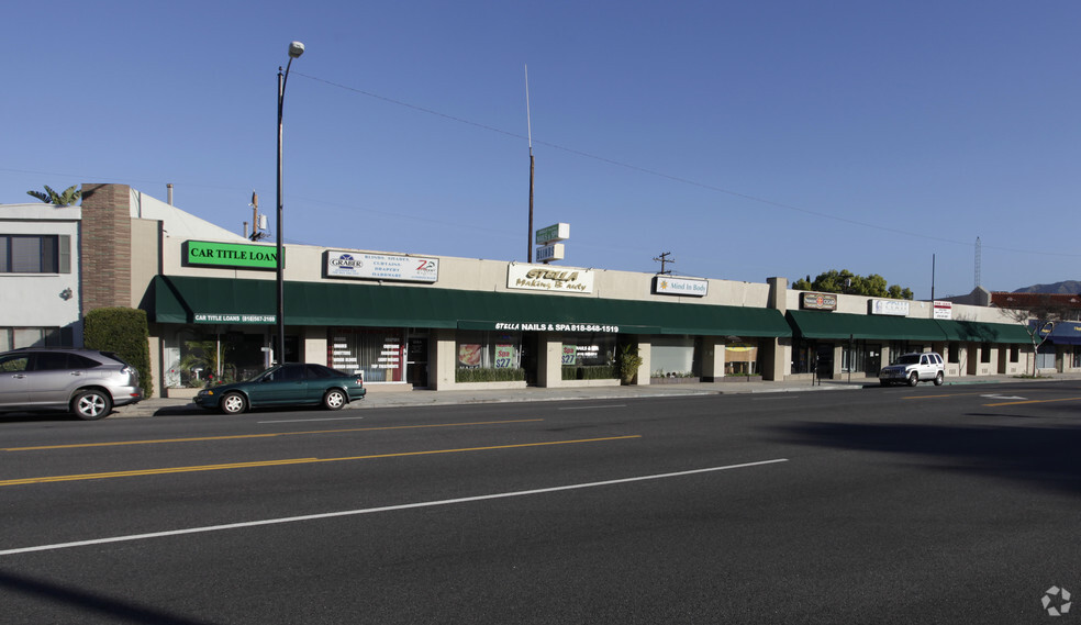 2309-2319 W Olive Ave, Burbank, CA for lease - Primary Photo - Image 1 of 6