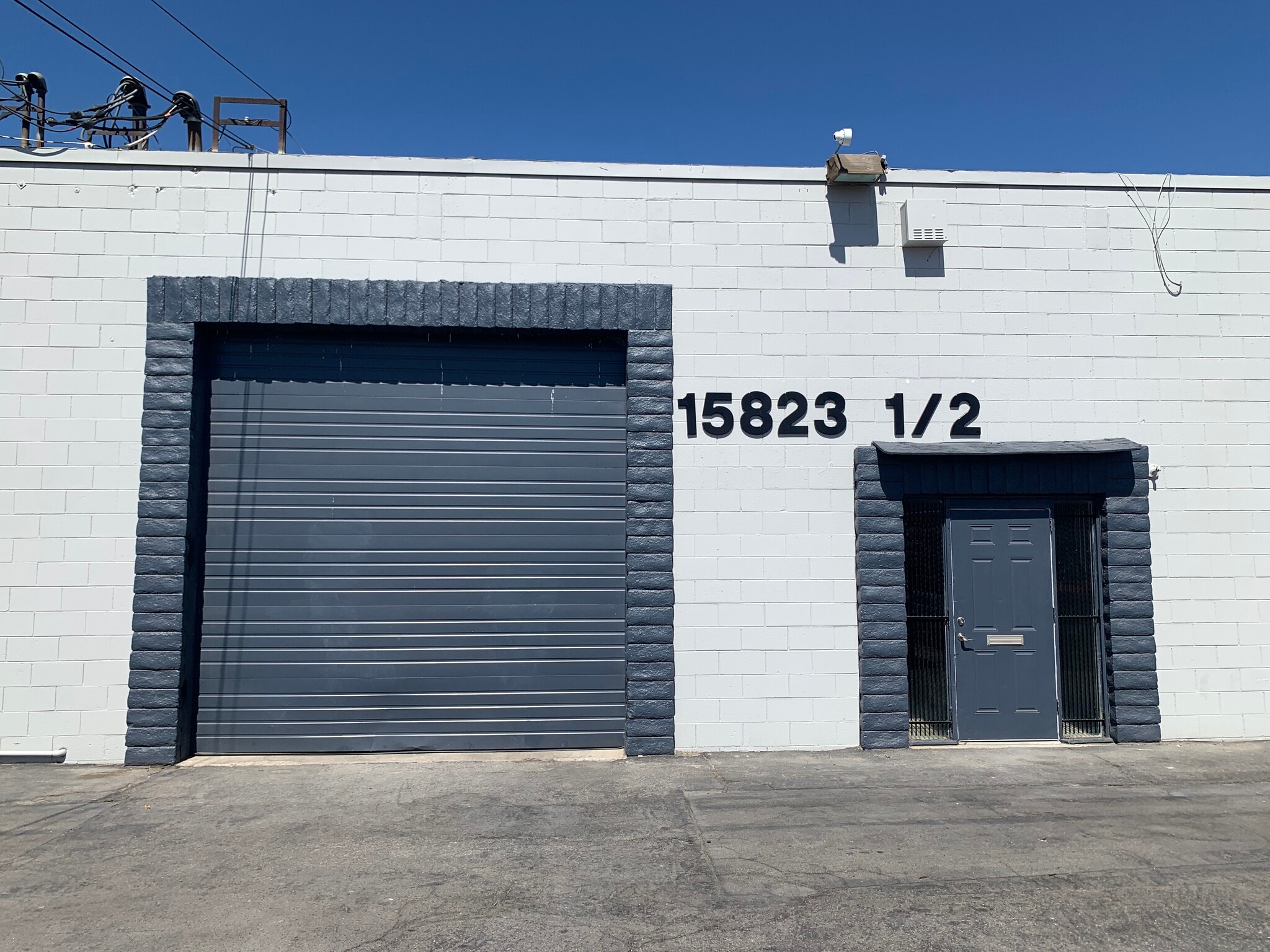 15823 1/2 Stagg St, Van Nuys, CA for lease Building Photo- Image 1 of 11