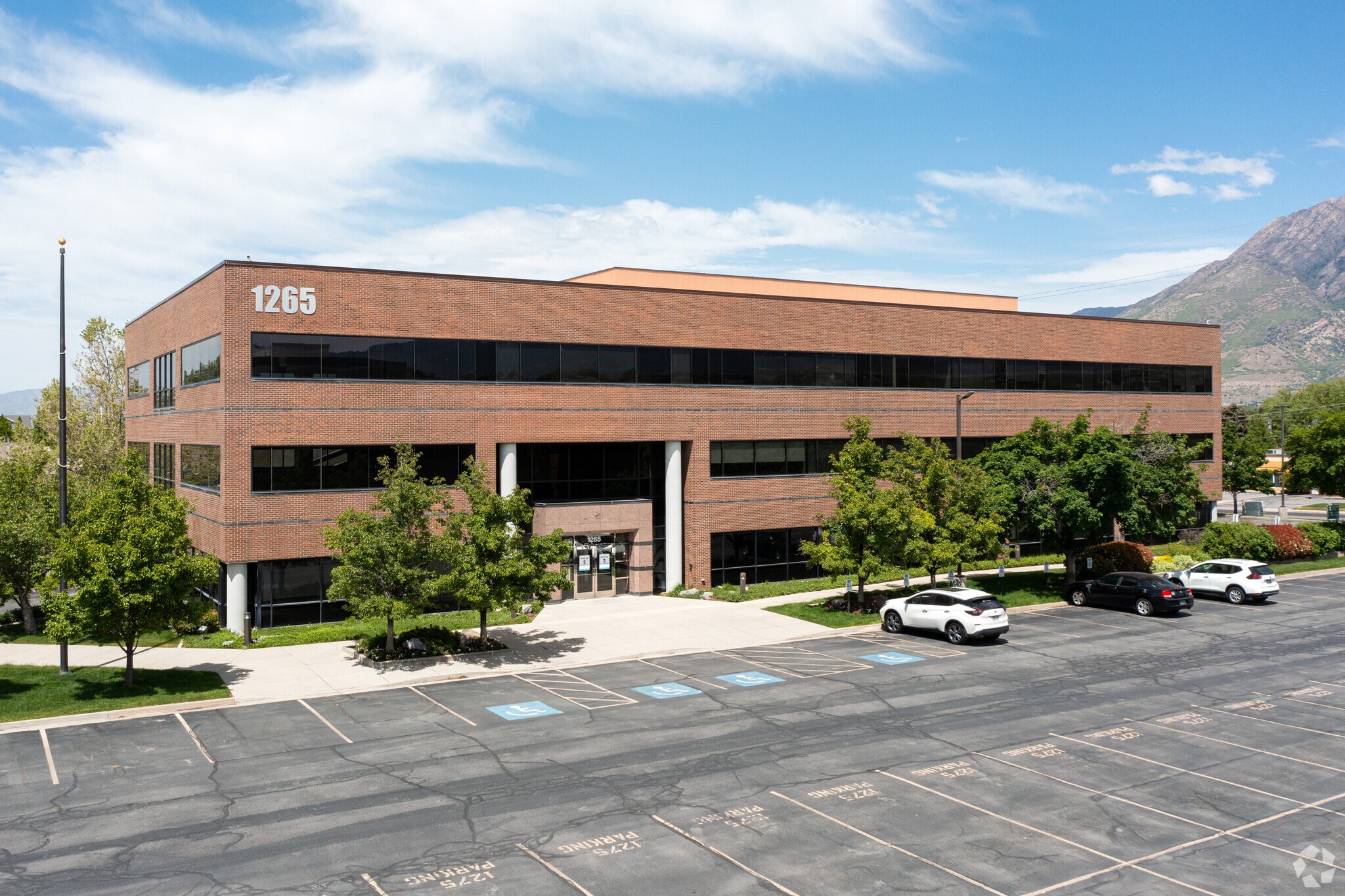 1265 E Fort Union Blvd, Cottonwood Heights, UT for lease Primary Photo- Image 1 of 7
