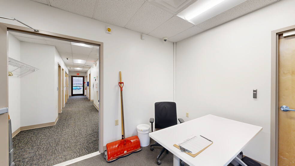Turnkey Offices with Existing Income portfolio of 2 properties for sale on LoopNet.com - Matterport 3D Scan - Image 3 of 12