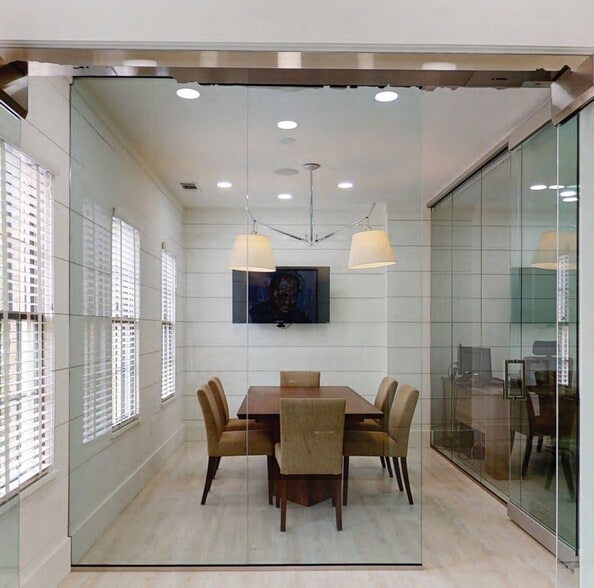 49 Lenox Pointe NE, Atlanta, GA for sale - Interior Photo - Image 1 of 1