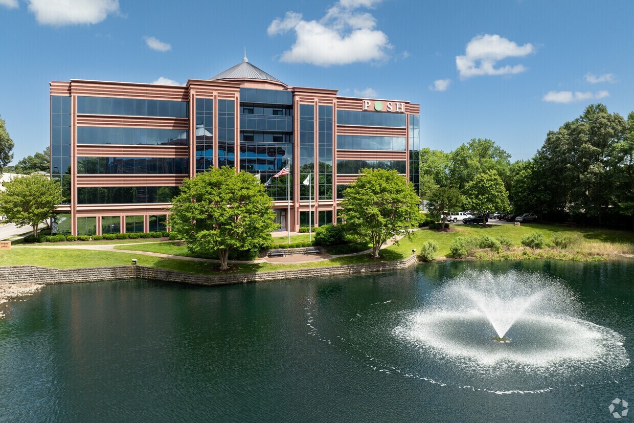 272 Bendix Rd, Virginia Beach, VA for lease Building Photo- Image 1 of 4