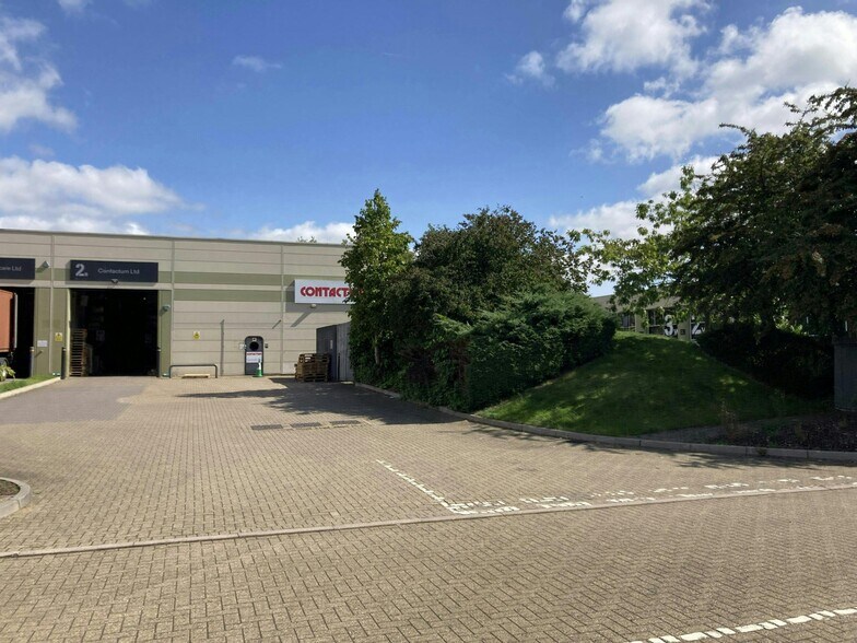 1-2 Blackmoor Ln, Watford for lease - Building Photo - Image 3 of 5