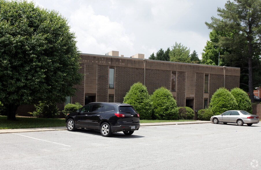 110 Scott Ave, High Point, NC for sale - Primary Photo - Image 1 of 1