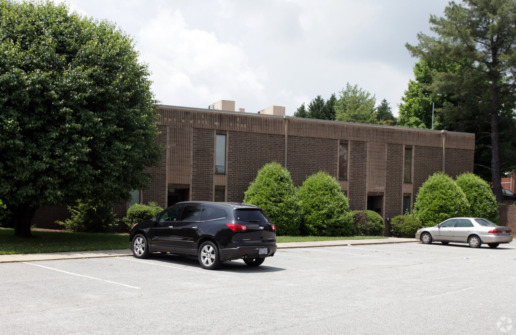 110 Scott Ave, High Point, NC for sale Primary Photo- Image 1 of 1