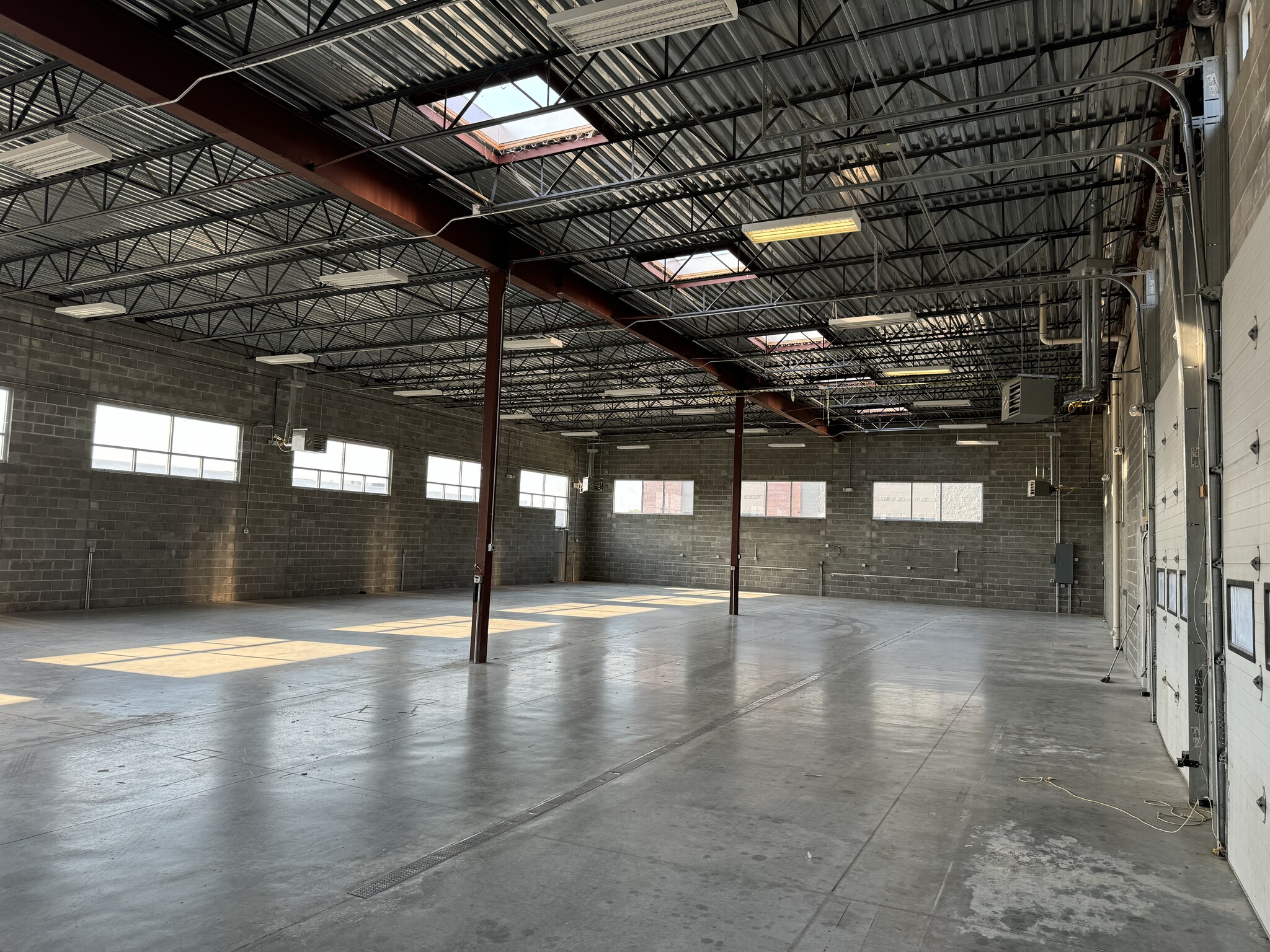 8245 Cody Dr, Lincoln, NE for sale Interior Photo- Image 1 of 5