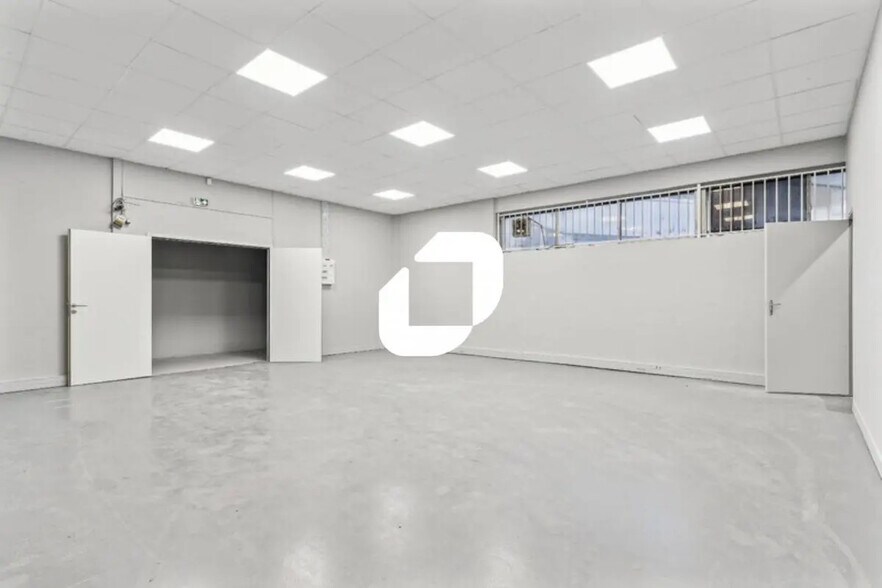 Flex in Noisy-le-Grand for lease - Building Photo - Image 3 of 14