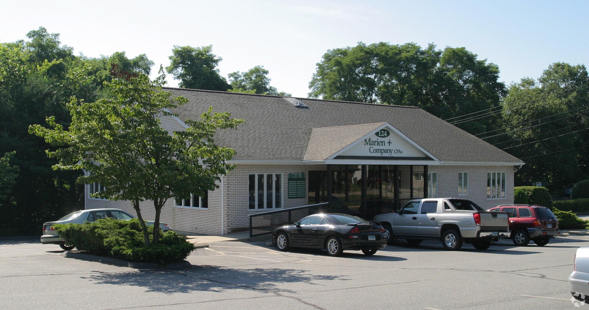 124 New London Tpke, Norwich, CT for sale Primary Photo- Image 1 of 1