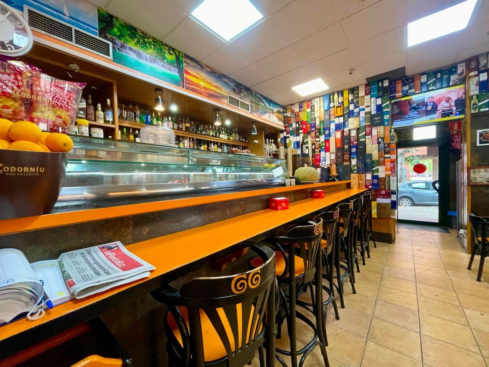 Retail in Barcelona, Barcelona for lease Interior Photo- Image 1 of 17