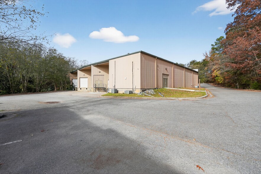 209 Swathmore Ave, High Point, NC for lease - Building Photo - Image 2 of 5