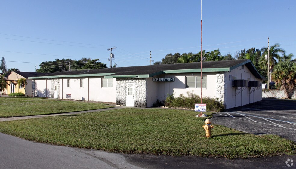 50 Mildred Dr, Fort Myers 33901