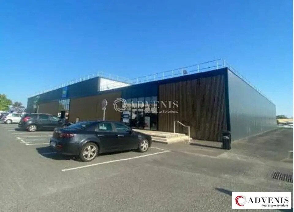 Retail in Langon for lease Building Photo- Image 1 of 5