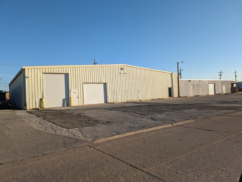 2015-2021 SW Washington Ave, Lawton, OK for sale - Building Photo - Image 1 of 7