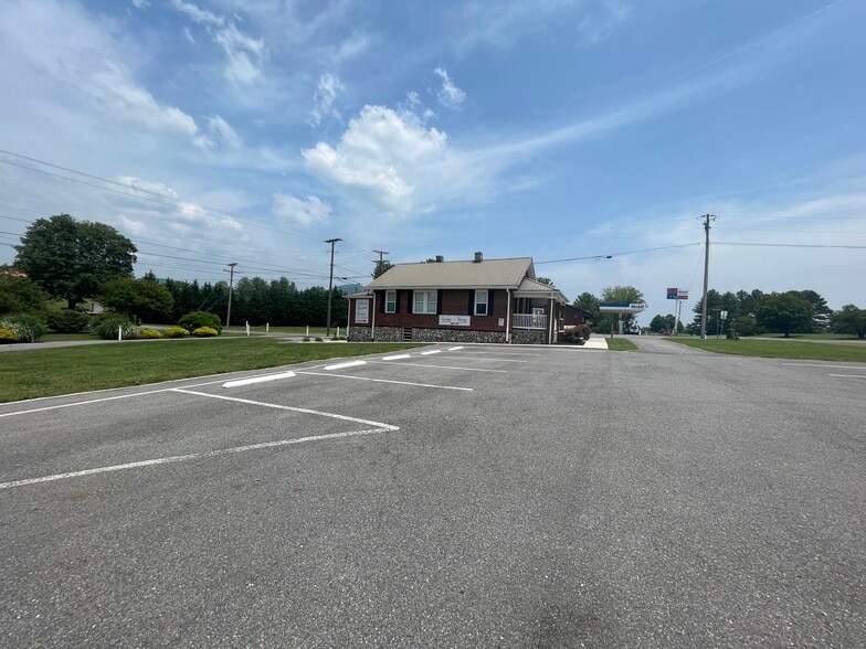 1032, 1040, 1048 Stayman Road portfolio of 3 properties for sale on LoopNet.com - Building Photo - Image 3 of 4