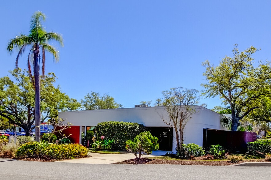 7603 Seminole Blvd, Seminole, FL for sale - Building Photo - Image 1 of 42