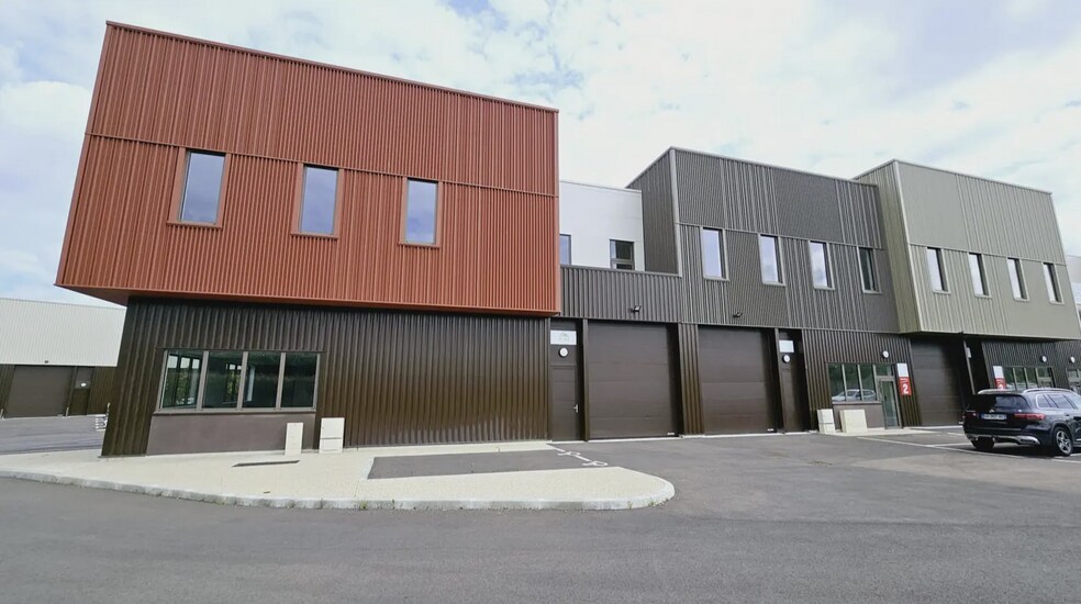 10 Boulevard De La Communauté, Buchelay for sale - Building Photo - Image 3 of 4