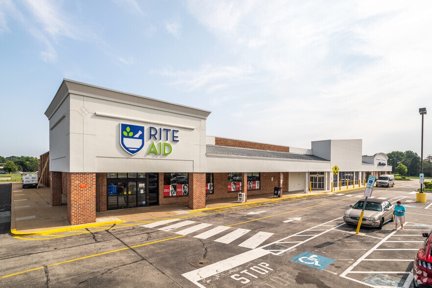 7609-7615 Lindbergh Blvd, Philadelphia, PA for lease - Primary Photo - Image 1 of 6