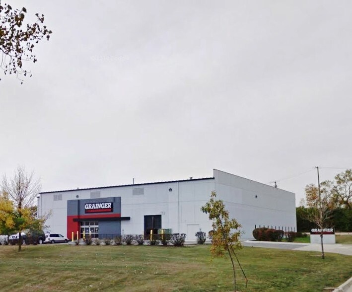 1545 W Fullerton Ave, Addison, IL for sale - Primary Photo - Image 1 of 1