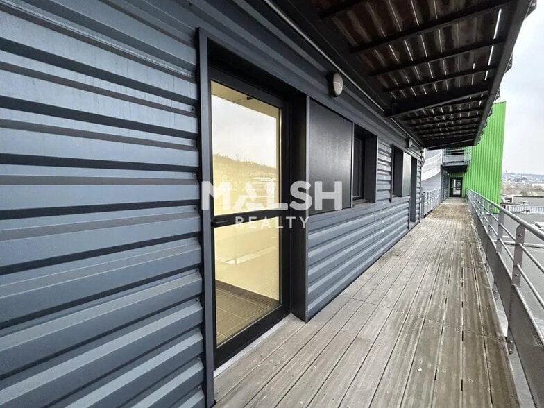 Office in Brignais for sale - Building Photo - Image 2 of 12