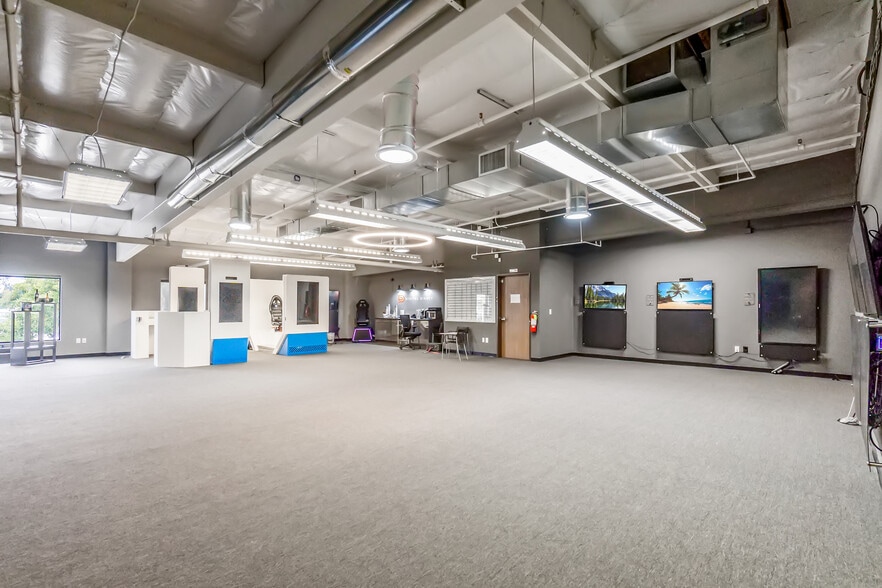 1382 Valencia Ave, Tustin, CA for sale - Building Photo - Image 3 of 22