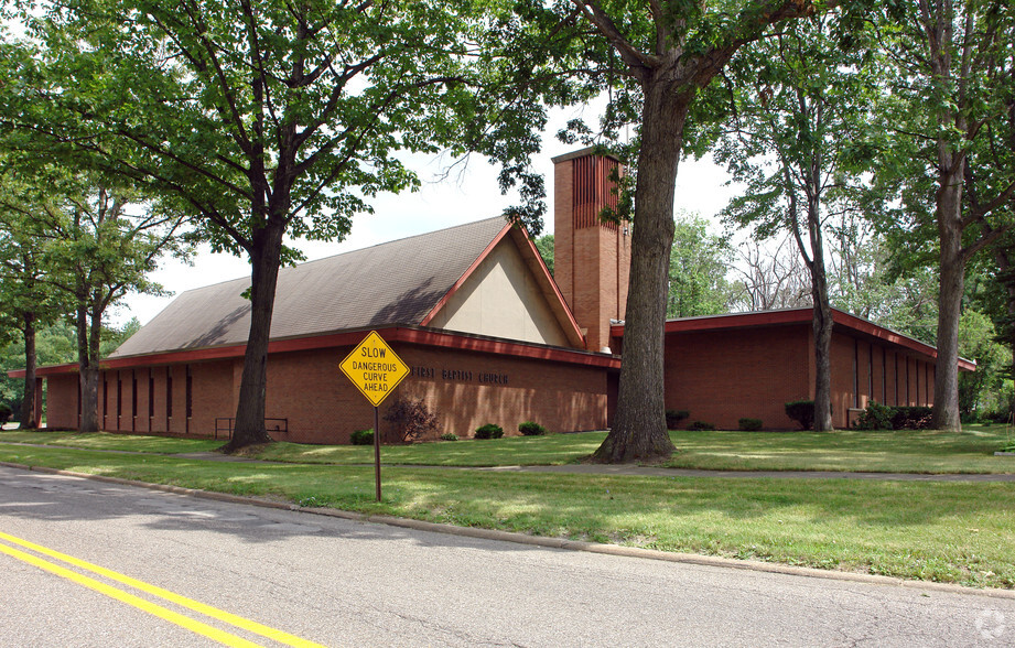 3217 Surrey Rd, Warren, OH for sale - Primary Photo - Image 3 of 5