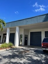 4700 N Dixie Hwy, Oakland Park, FL for lease Building Photo- Image 1 of 8