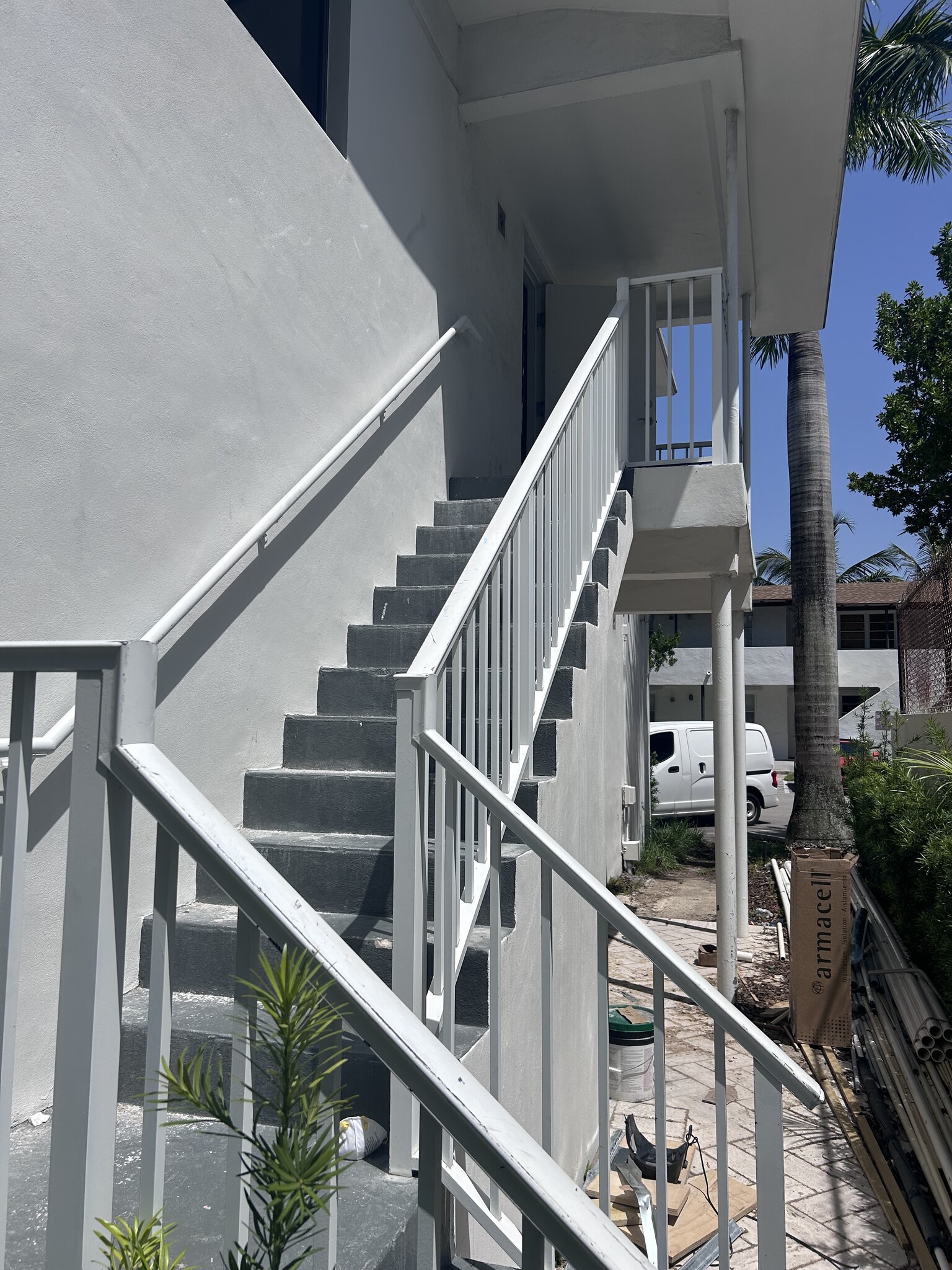 316 Sunset Dr, Fort Lauderdale, FL for lease Interior Photo- Image 1 of 32