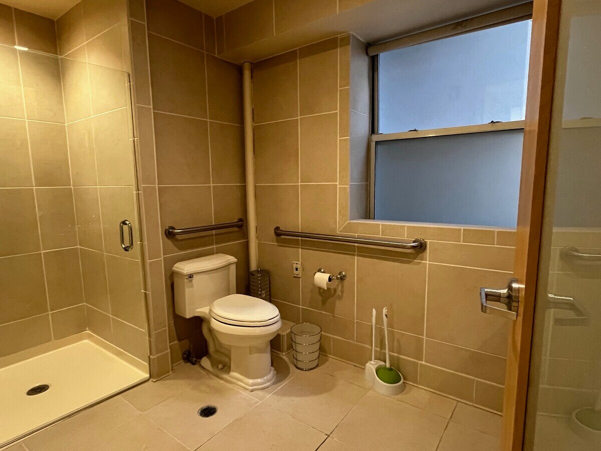 104-110 E 40th St, New York, NY 10016 - Unit South -  - Interior Photo - Image 1 of 15