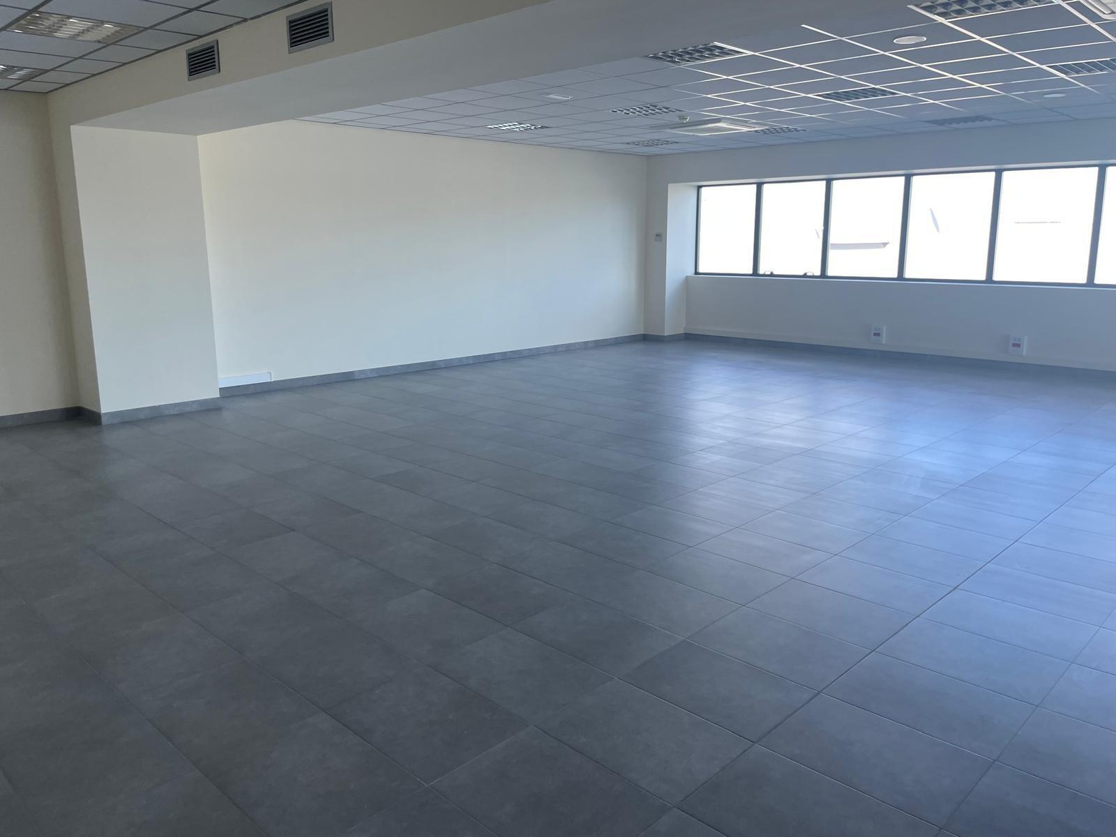 Office in Tàrrega, Lérida for lease Interior Photo- Image 1 of 13