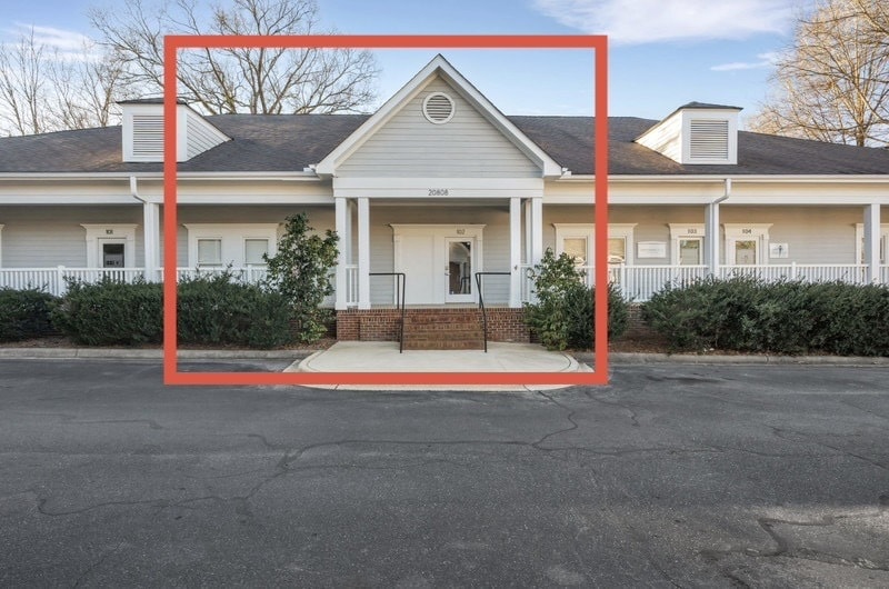 20808 N Main St, Cornelius, NC for lease Interior Photo- Image 1 of 2