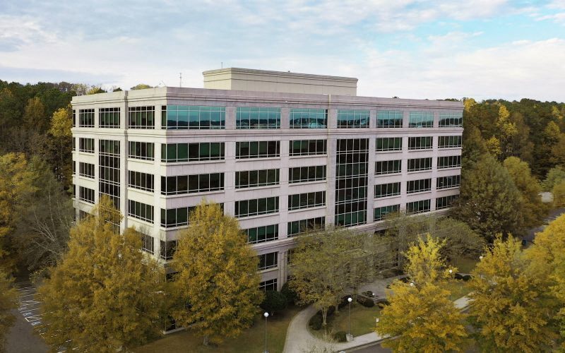 100 North Point Ctr E, Alpharetta, GA for lease Building Photo- Image 1 of 3