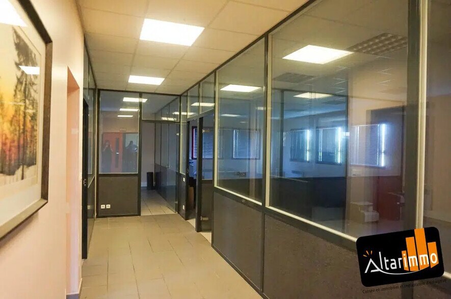 Office in Châteaudun for lease - Interior Photo - Image 3 of 5