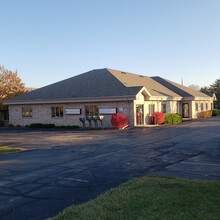 5793 W Grande Market Dr, Appleton, WI for lease Building Photo- Image 1 of 6