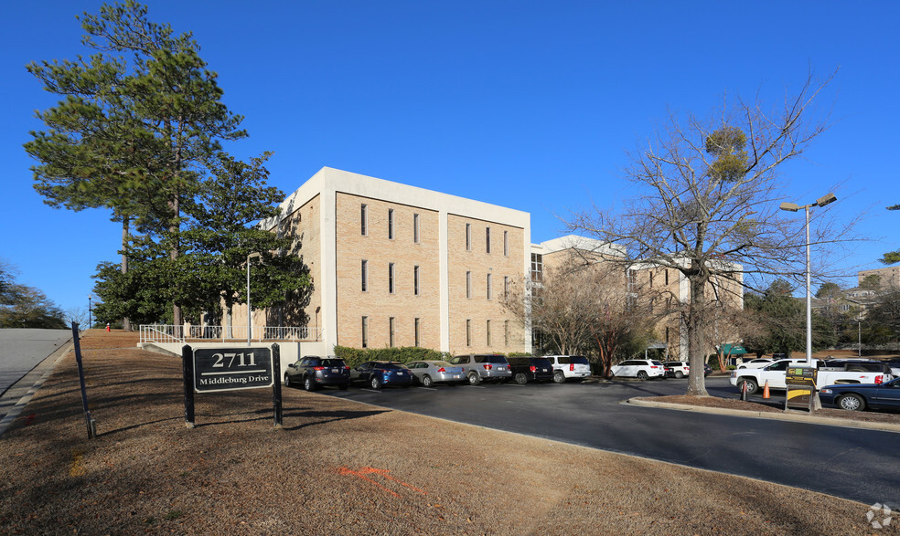 2711 Middleburg Dr, Columbia, SC for lease - Primary Photo - Image 1 of 11