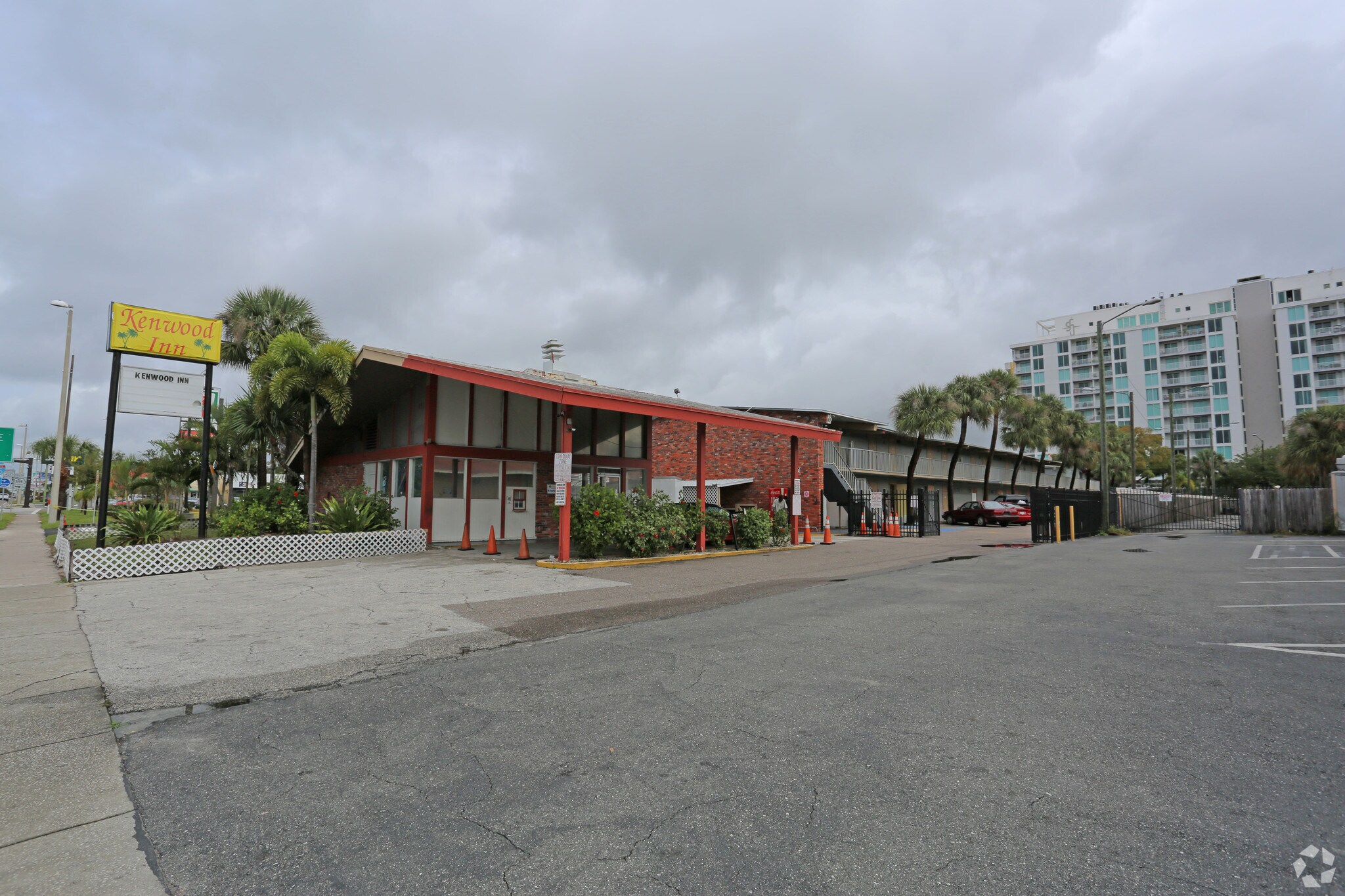 451 34th St N, Saint Petersburg, FL for sale Primary Photo- Image 1 of 1