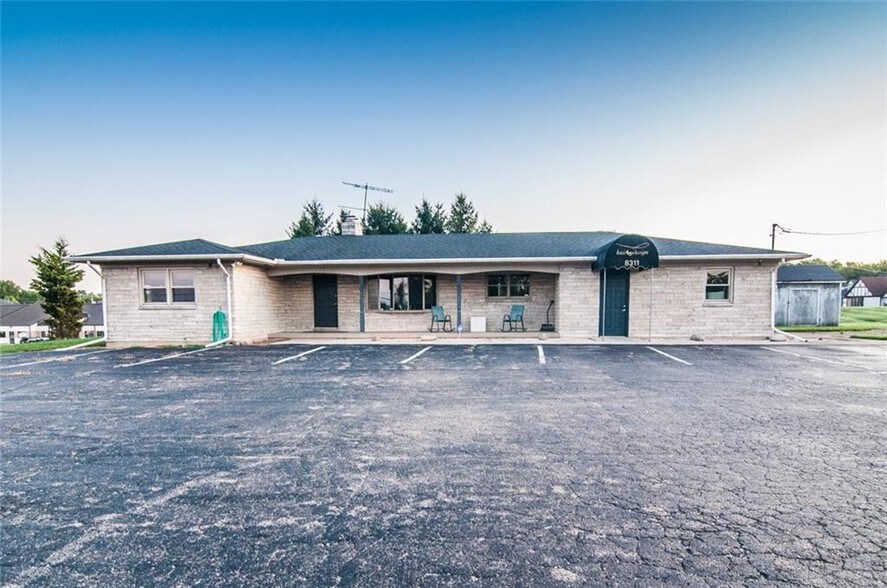 8311 Claude Thomas Rd, Franklin, OH for sale - Building Photo - Image 1 of 1