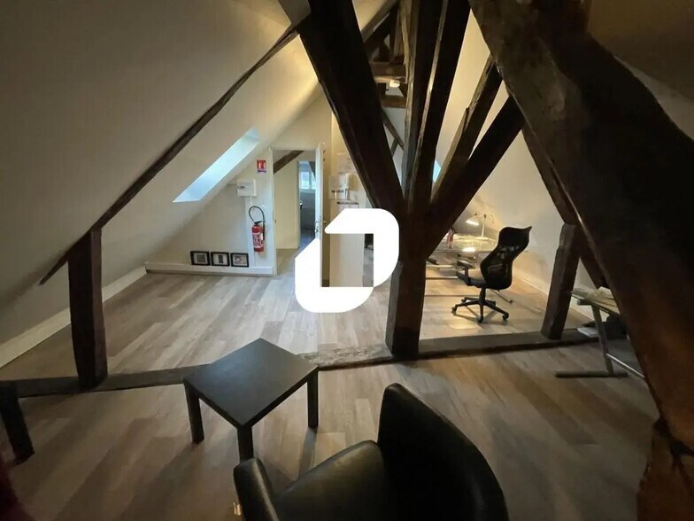 Office in Épernay for lease - Building Photo - Image 1 of 6