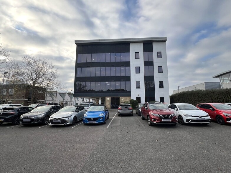 6-7 Claydons Ln, Rayleigh for sale - Building Photo - Image 1 of 1