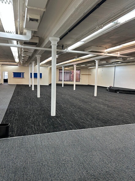 2935 3rd Ave, Bronx, NY for lease - Interior Photo - Image 2 of 16